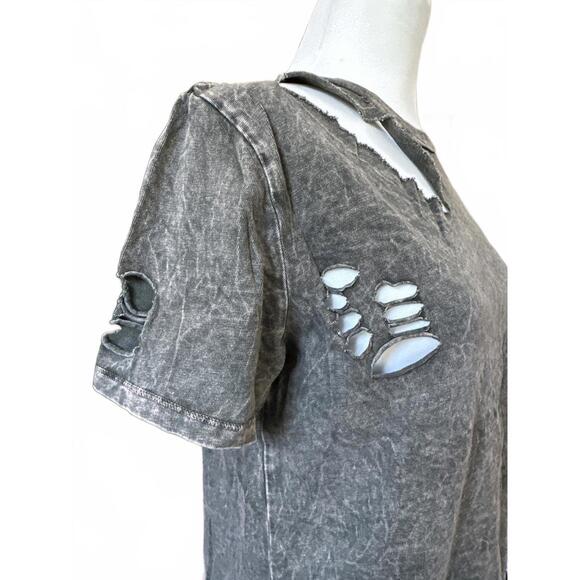 Distressed Gray Short Sleeve T-Shirt Size Small - Picture 7 of 10